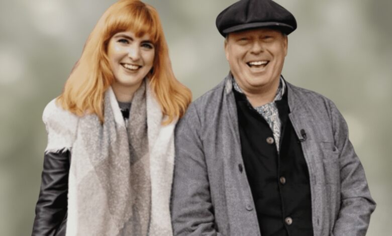 Izzie Balmer smiling during an antiques valuation on TV