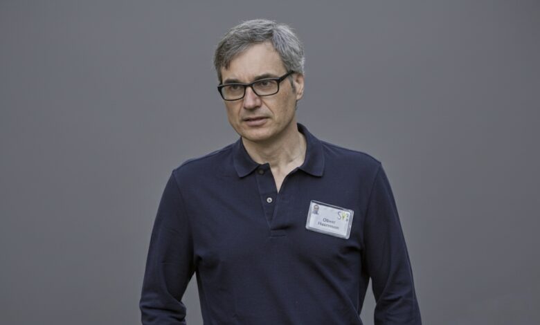 Portrait of Oliver Haarmann, successful private-equity investor and co-founder of Searchlight Capital Partners