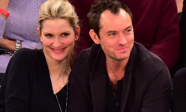 Phillipa Coan giving a presentation on workplace sustainability